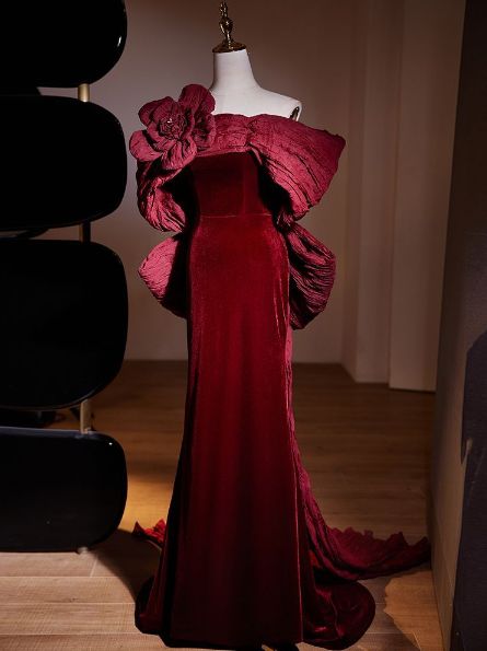 ワインレッド ベルベット ロングドレス 一字肩 デザイン 感 ウェディング 新婦 結婚式 魚尾裾 パーティー エレガント 無袖 入荷