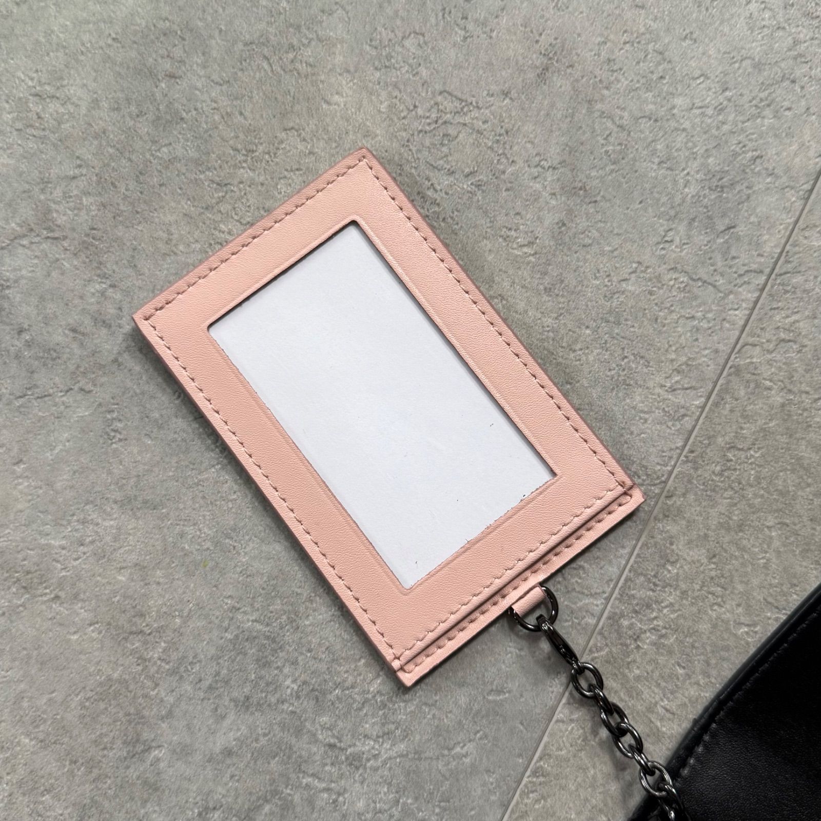 SalvatoreFerragamo サルヴァトーレフェラガモ ヴァラリボン 二つ折り 