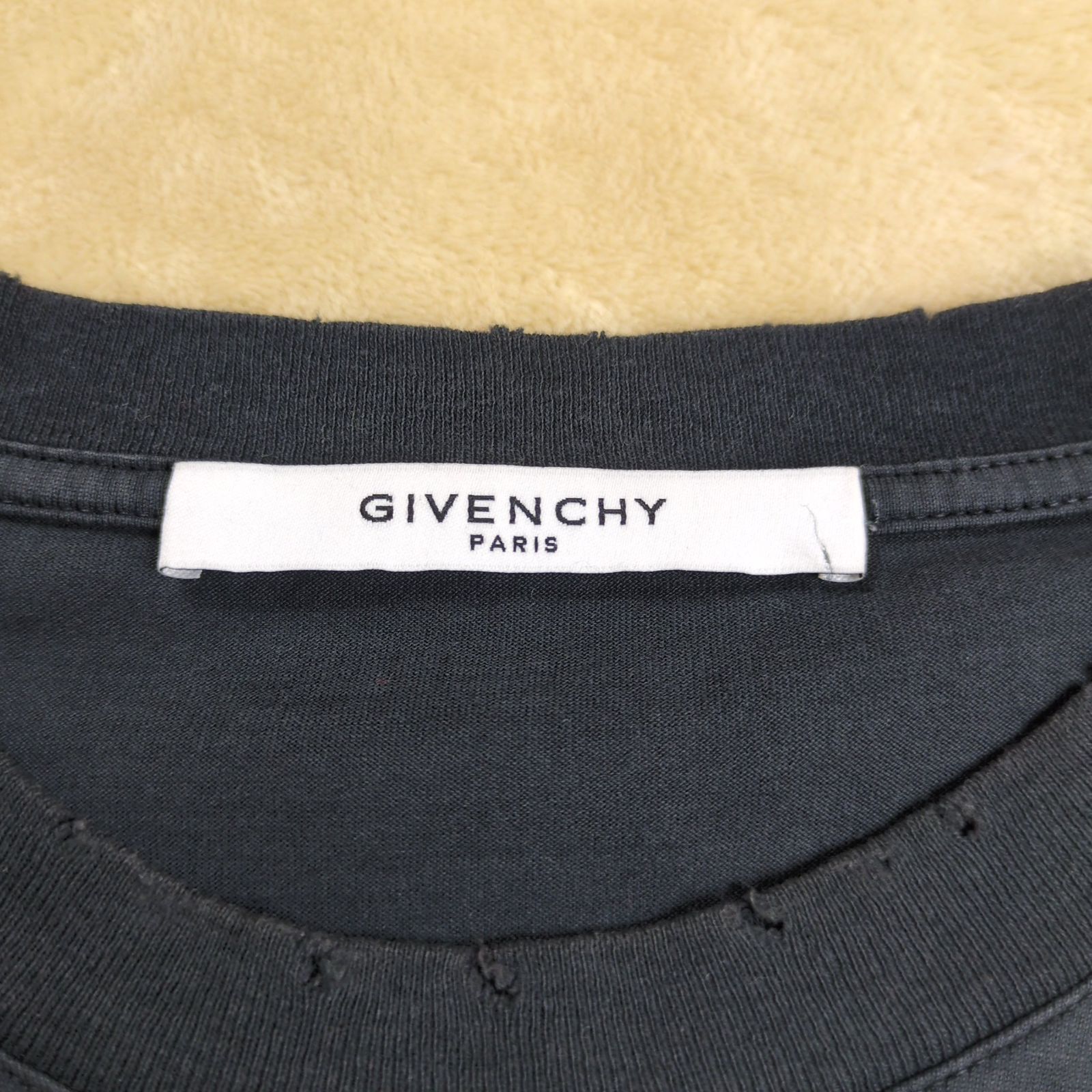 希少】GIVENCHY GGロゴプリント ダメージ加工Tシャツ M - メルカリ 希少】GIVENCHY GGロゴプリント ダメージ加工Tシャツ M - メルカリ