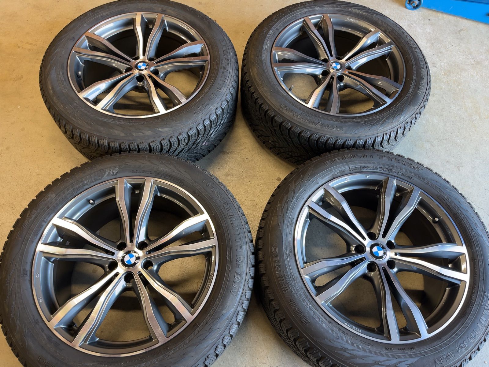 BMW X7 G07 ノキアン R3 SUV バリ山 20インチ 4本セット