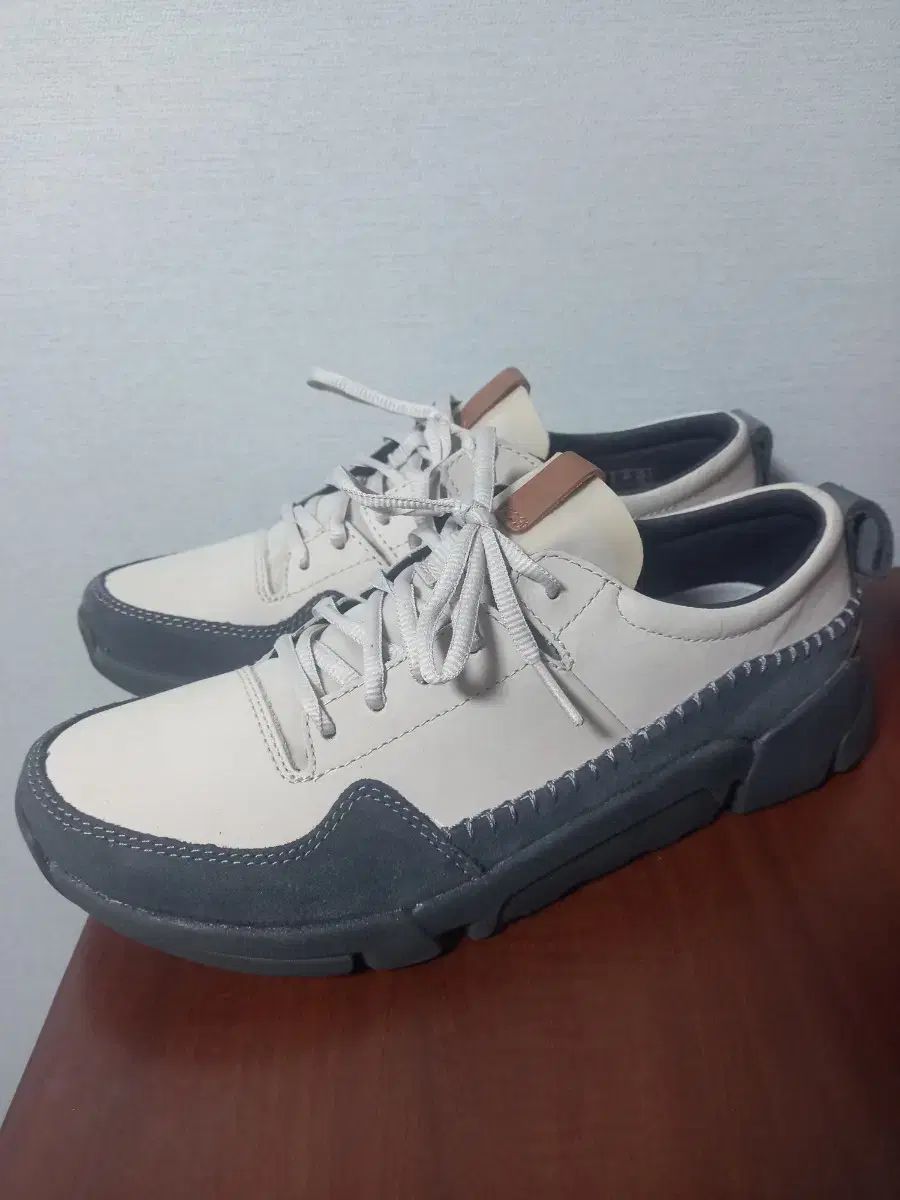 Clarks クラークス トリジェニック スニーカーズ 255