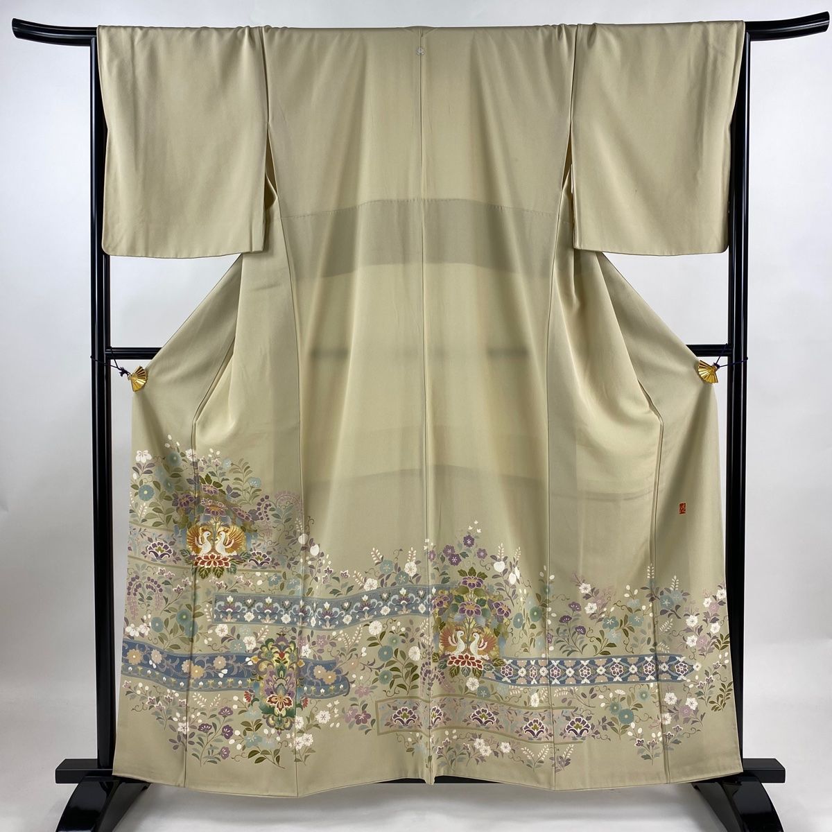 色留袖 身丈159.5cm 裄丈68cm L 袷 落款 向かい鳥 草花 金糸 金彩 ベージュ 正絹 名品 一つ紋