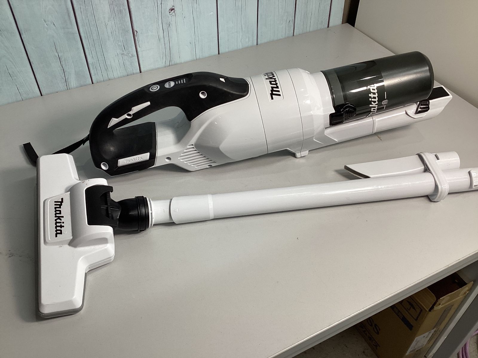 マキタ makita コードレスクリーナー CL286FDZW