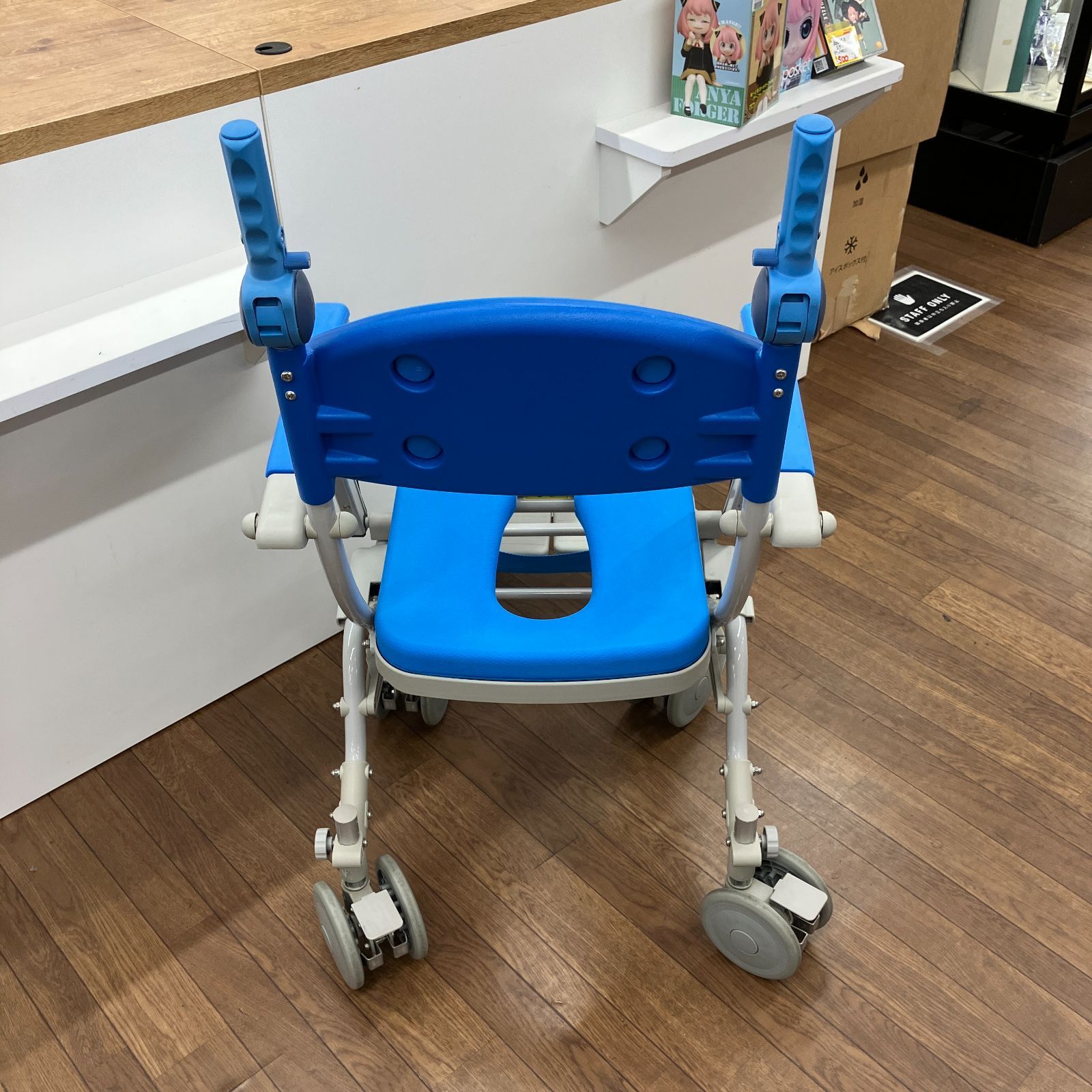 ウチエ シャトレチェアC Ｕ型シート ４輪自在 STR6202 シャワー車椅子 C8-62 T