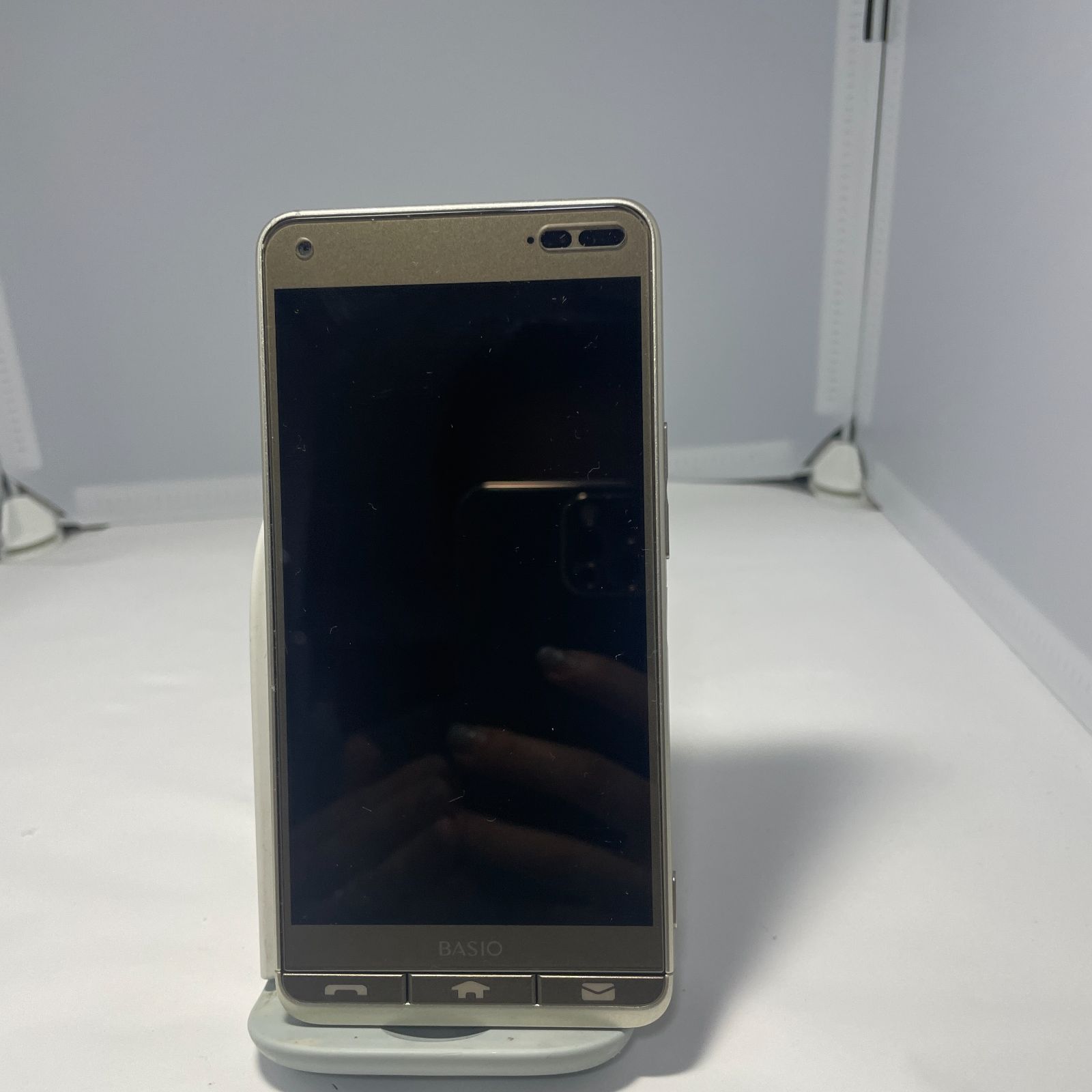 au KYV43 32GB ゴールド ムスビー｜当日発送可BASIO3 32GB KYV43 AU版SIMフリー ゴールド