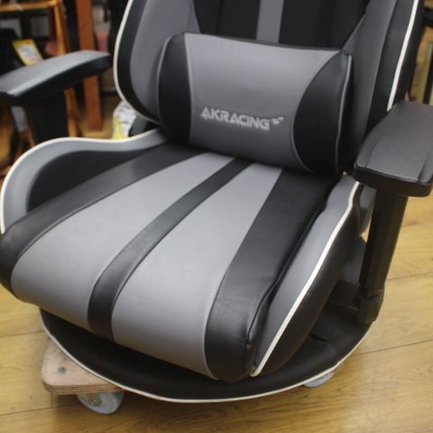 中古美品 AKRacing ゲーミングチェア 極坐V2 グレー AKレーシング 座椅 
