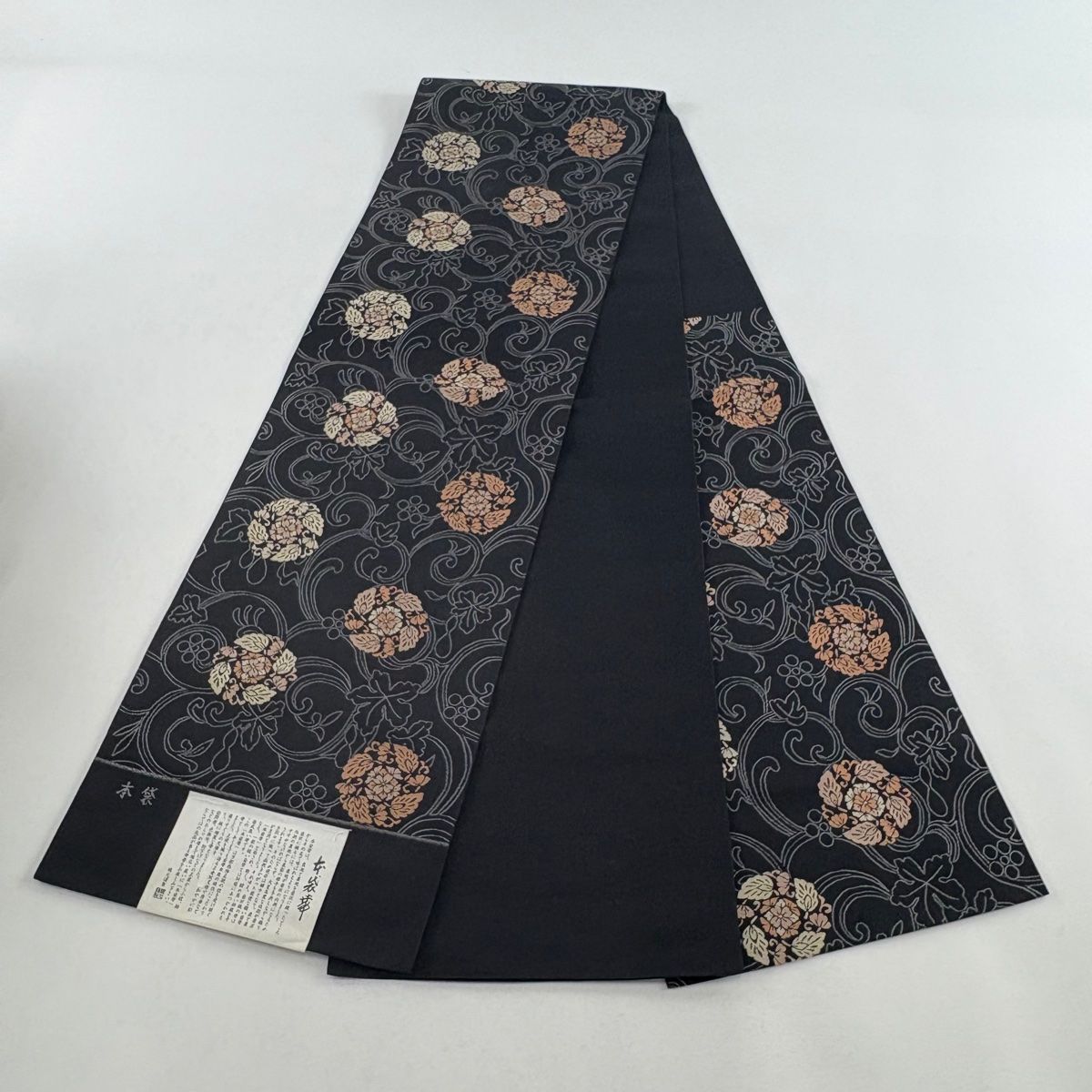 袋帯 美品 秀品 証紙 花唐草 華文 刺繍 黒 六通 正絹 【中古