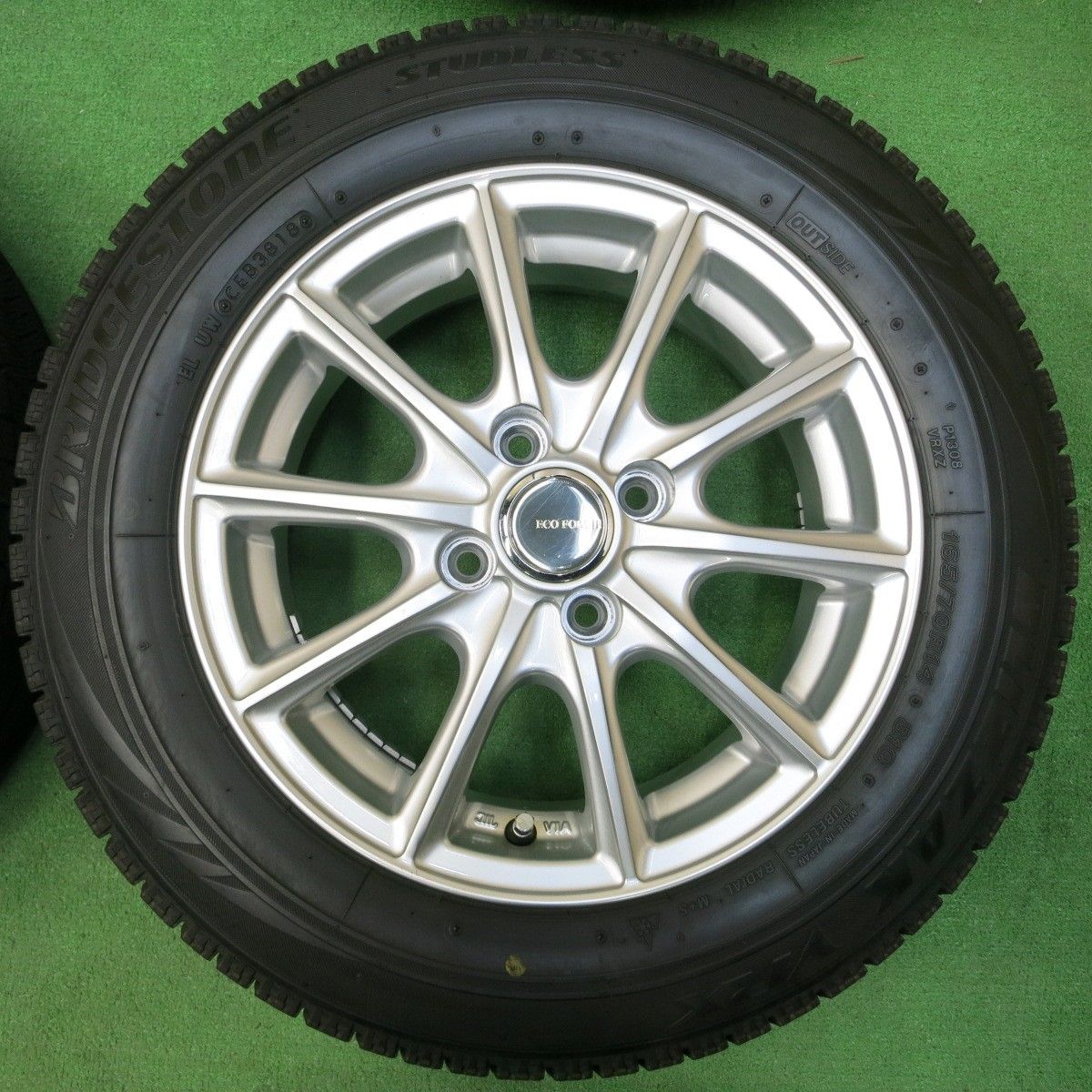 *送料無料* バリ溝！キレイ！9分★スタッドレス 165/70R14 ブリヂストン ブリザック VRX ECO FORME エコフォルム  PCD100/4H★4042916イス