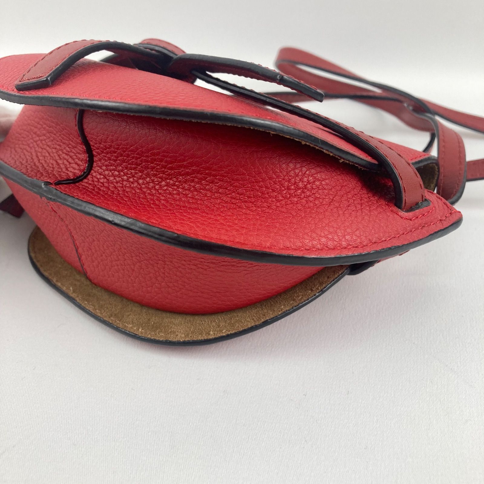新品！LOEWE ロエベ　ミニゲート　レッド　ミニレザーショルダーバッグ 新品！LOEWE ロエベミニゲートレッドミニレザーショルダーバッグ