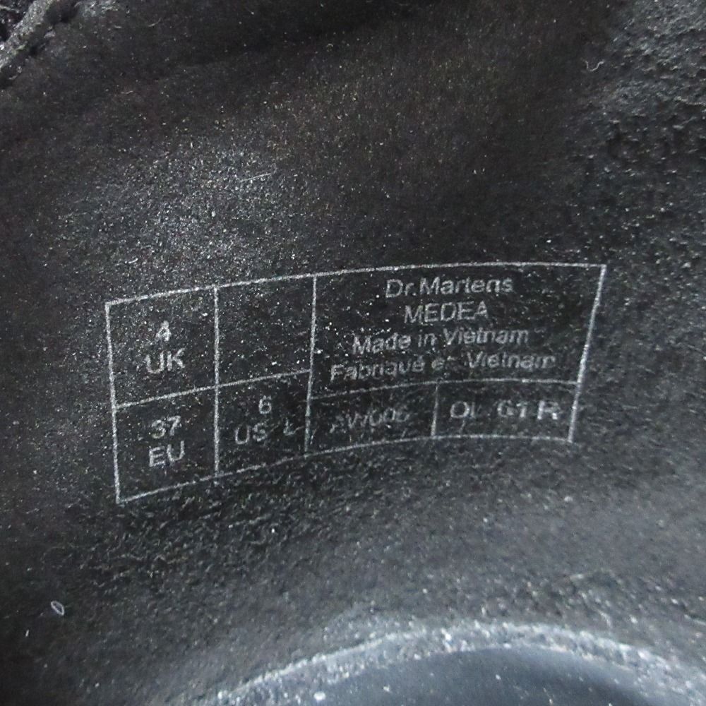 グレー ブラック