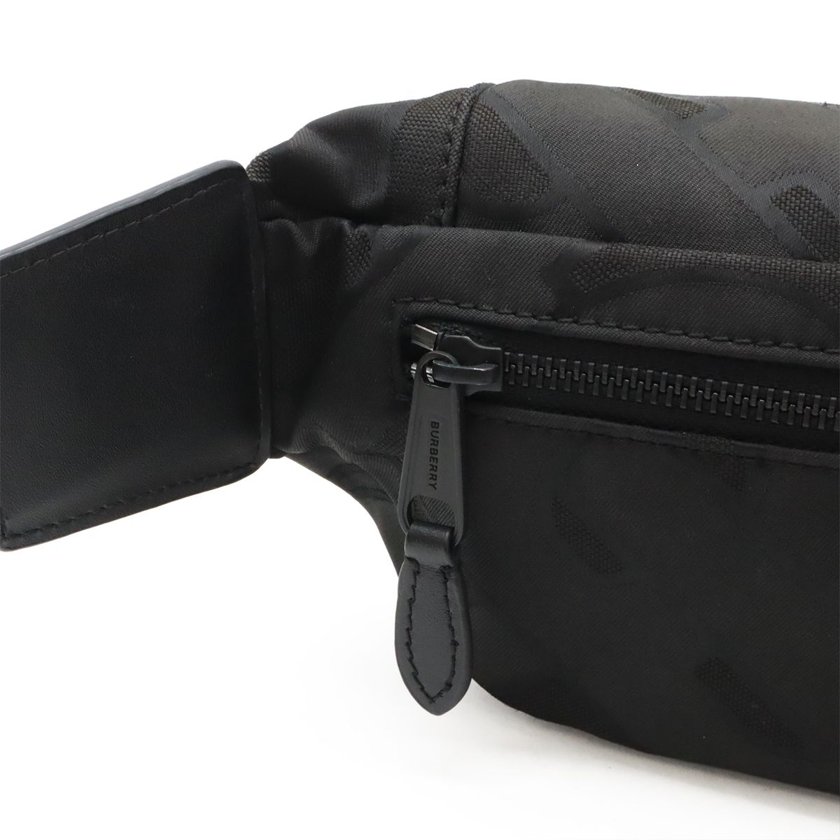 【美品/希少】PRADA ウエストバッグ　オールレザー　黒　三角　2VL010 美品/希少】PRADA ウエストバッグ オールレザー 黒 三角 2VL010 希少極