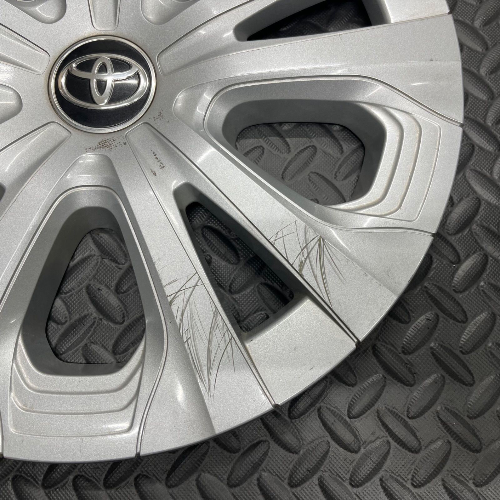 トヨタ プリウス 50系 後期 ホイールキャップ ホイールカバー 純正 