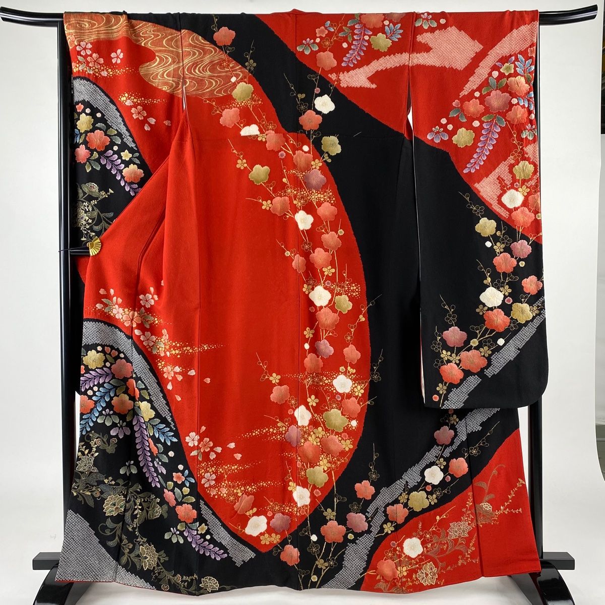 振袖　赤　美品　身丈162 裄67 振袖 身丈164cm 裄丈67.5cm L 袷 桜 花唐草 金彩 絞り 赤 正絹