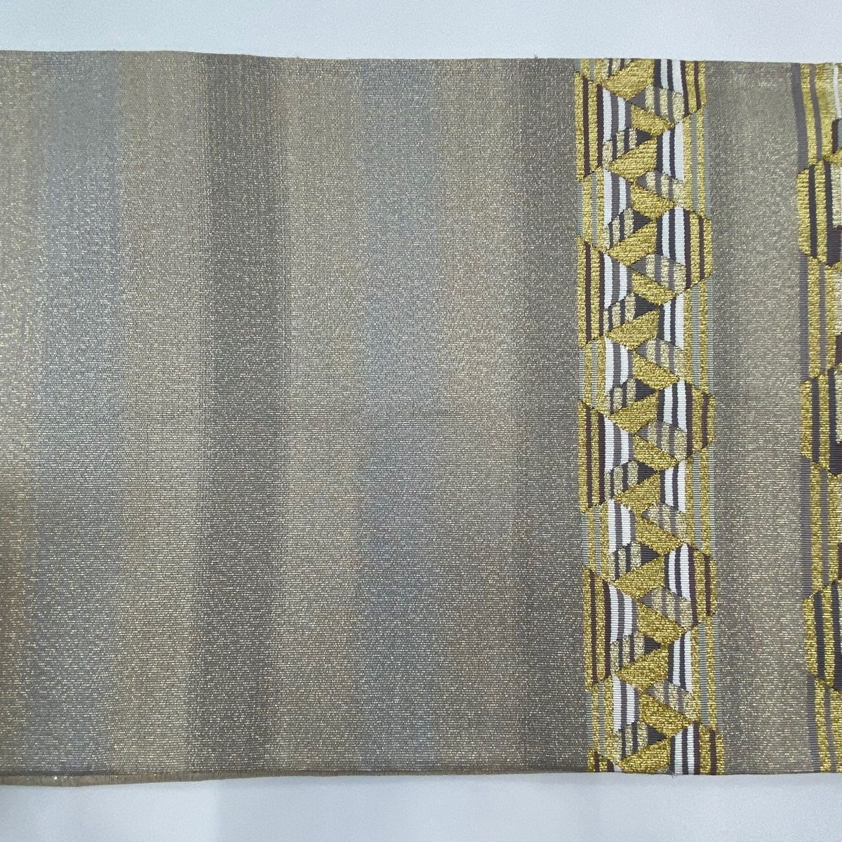 美品　袋帯　正絹　お太鼓柄　金糸　うぐいす　ベージュ　茶　組紐織　縦縞 美品 袋帯 正絹 お太鼓柄 金糸 うぐいす ベージュ 茶 組紐織
