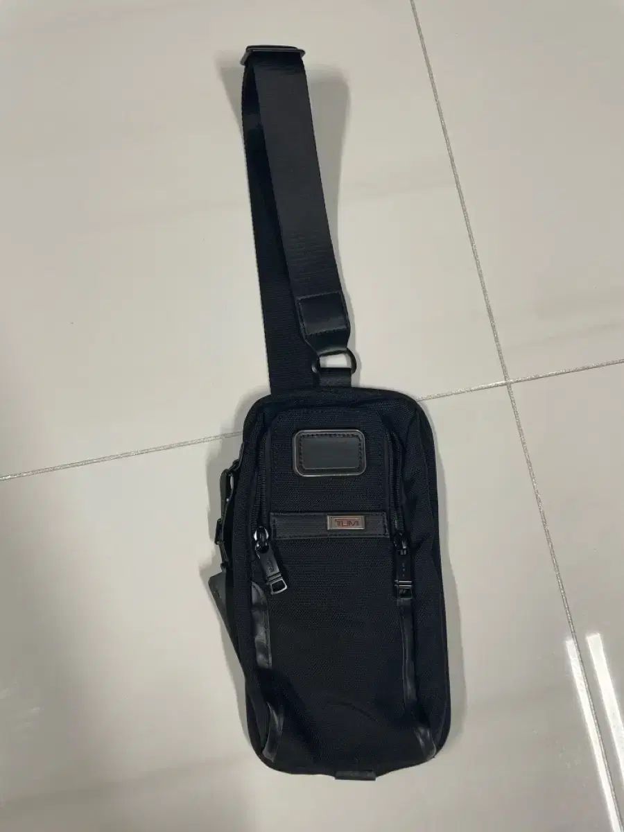 TUMI Tumi トゥミ アルファ コンパクト スリングバッグ