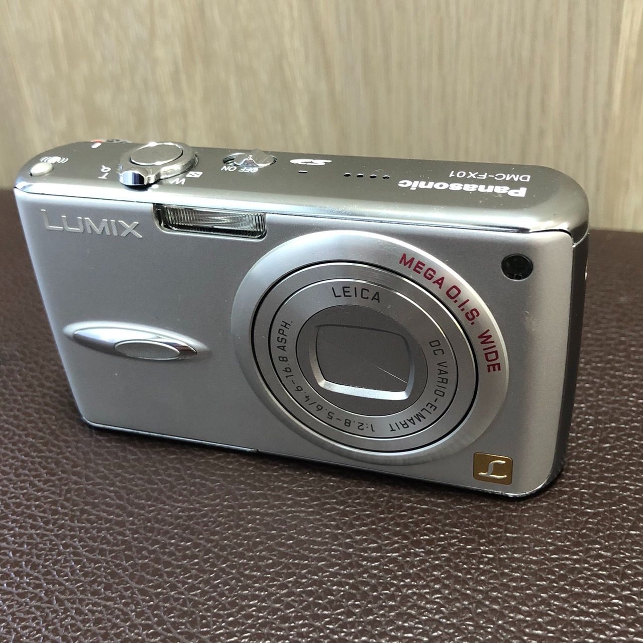 Panasonic DMC-FX01 コンパクトデジタルカメラ パナソニック 概要 デジタルカメラ DMC-FX01 | LUMIX（ルミックス） ミラー