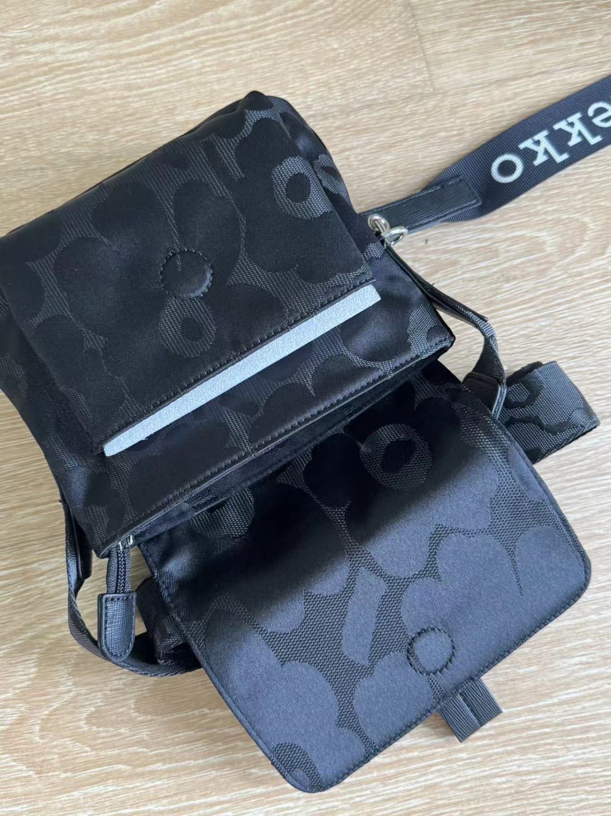 ショルダーバッグ ウニッコ