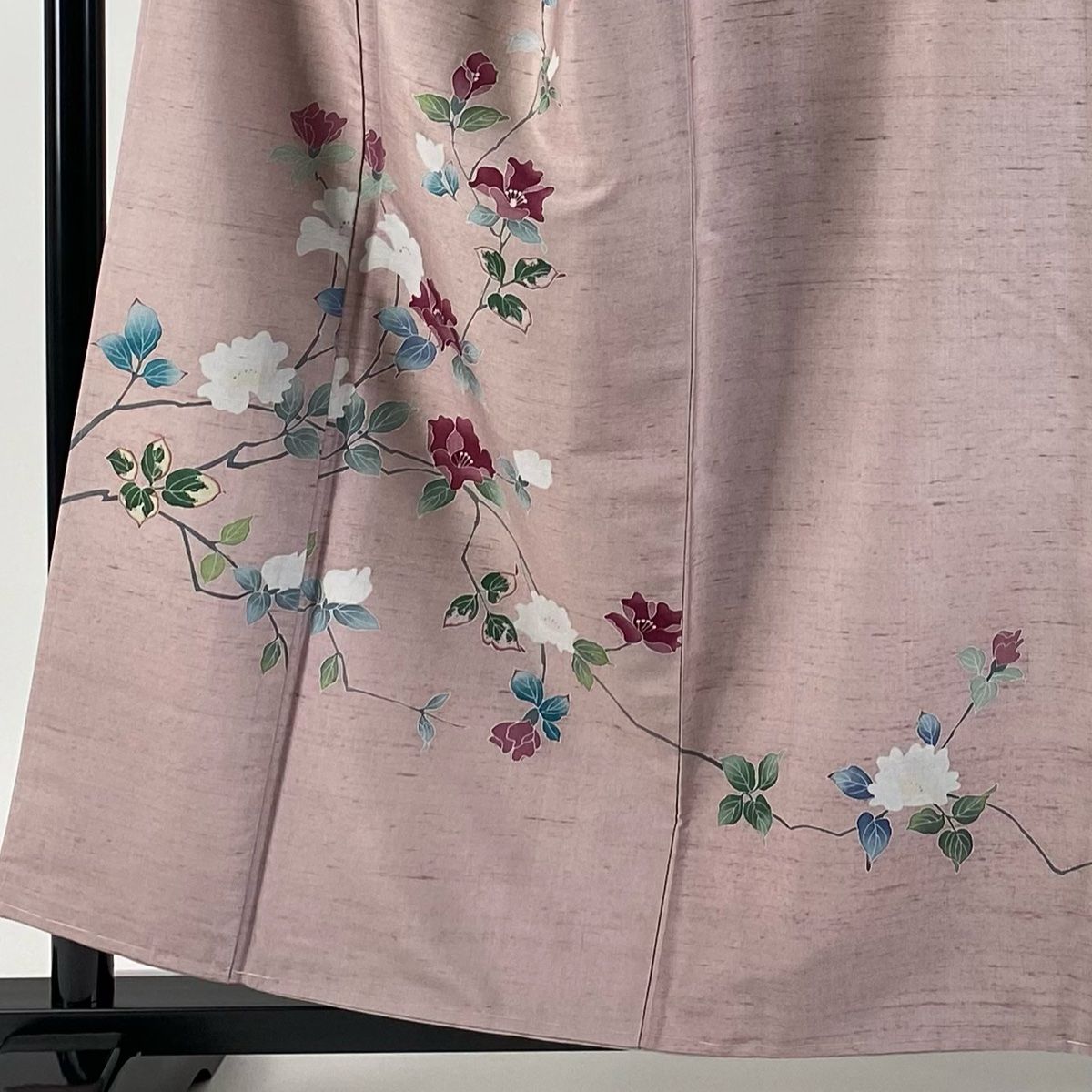 紬単衣（花菱、枝花文）裄65 薄手で軽　正絹美品 訪問着 身丈161cm 裄丈64cm M 袷 文箱 枝花 ぼかし 薄ピンク