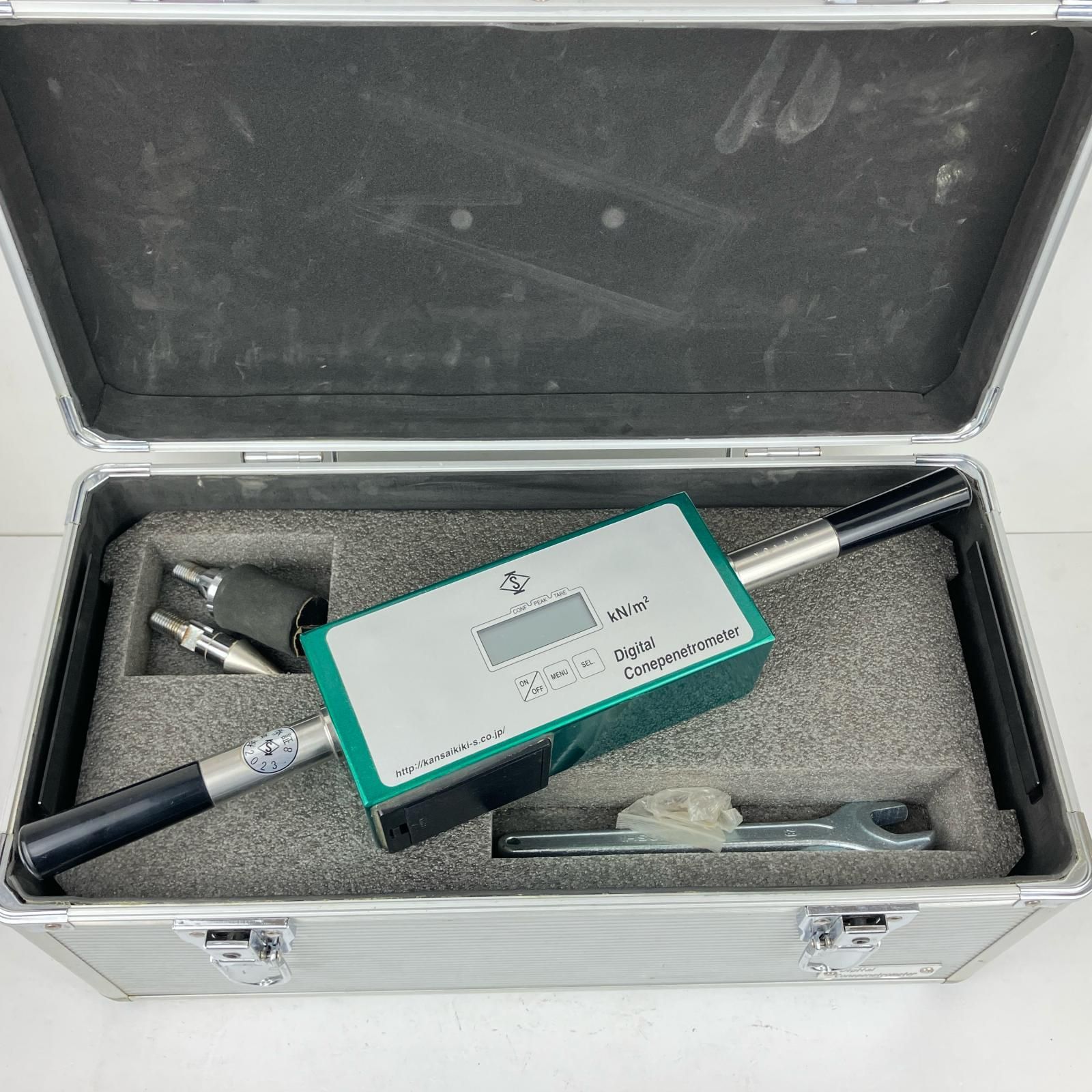 ЗЗ関西機器 単4電池×2別売 コーンペネトロメーター ケース付 校正歴不明 コーンペネトロメーター グリーン