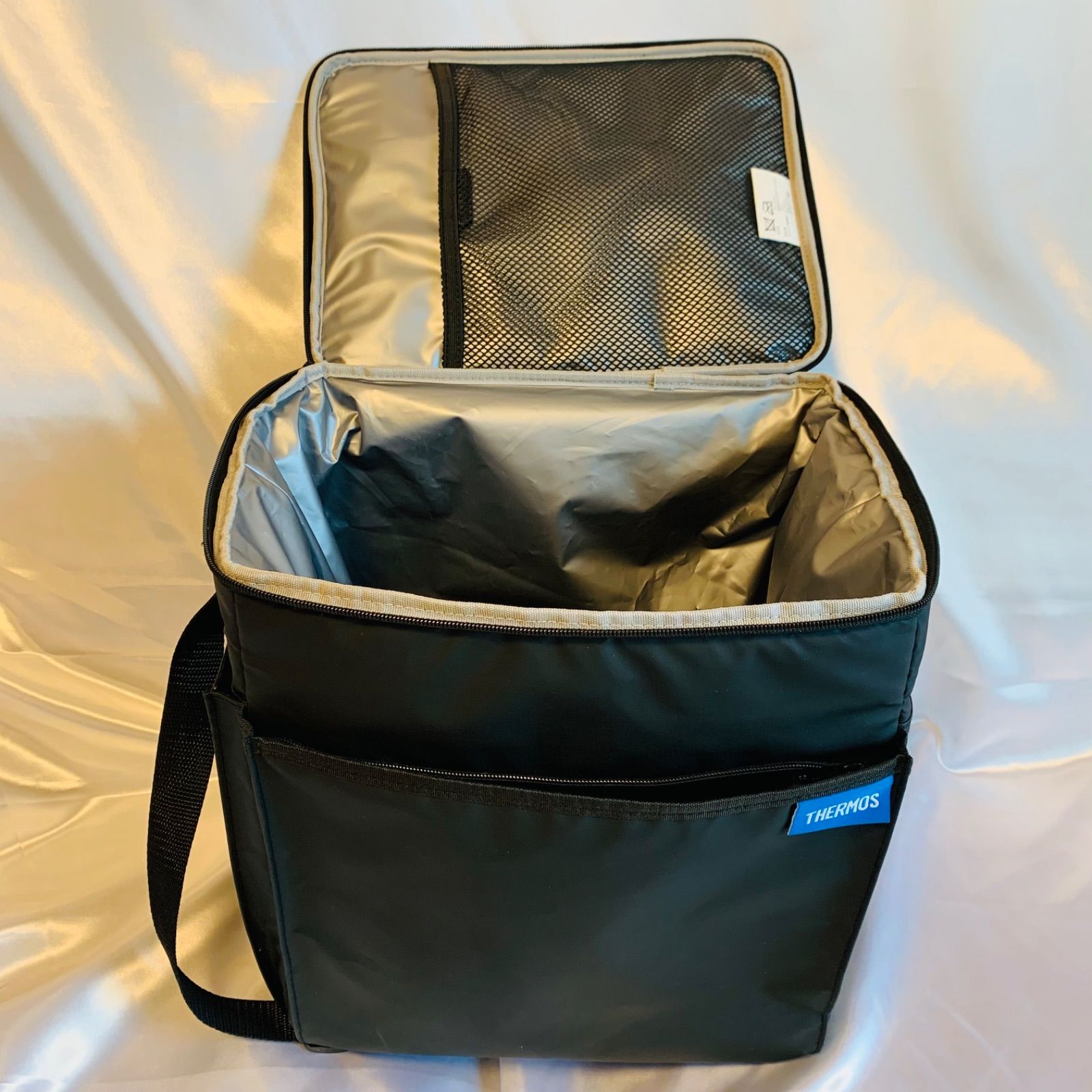 THERMOS - THERMOS ソフトクーラー 20L ブラック REQ-020 サーモスのクーラーバッグは種類が超豊富！私が「ソフトクーラー