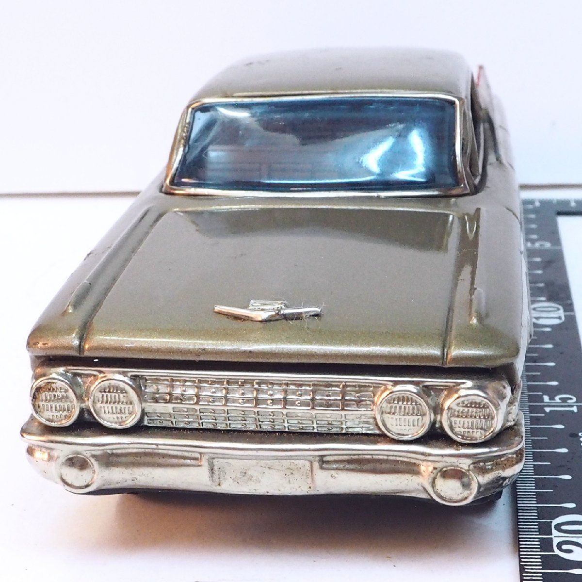 BANDAI - 萬代屋【61 キャデラック デビル セダン黄土】ブリキ ミニチュア自動車【箱無】 萬代屋【61 CADILAC DEVILLE Sedan キャデラック デビル セダン