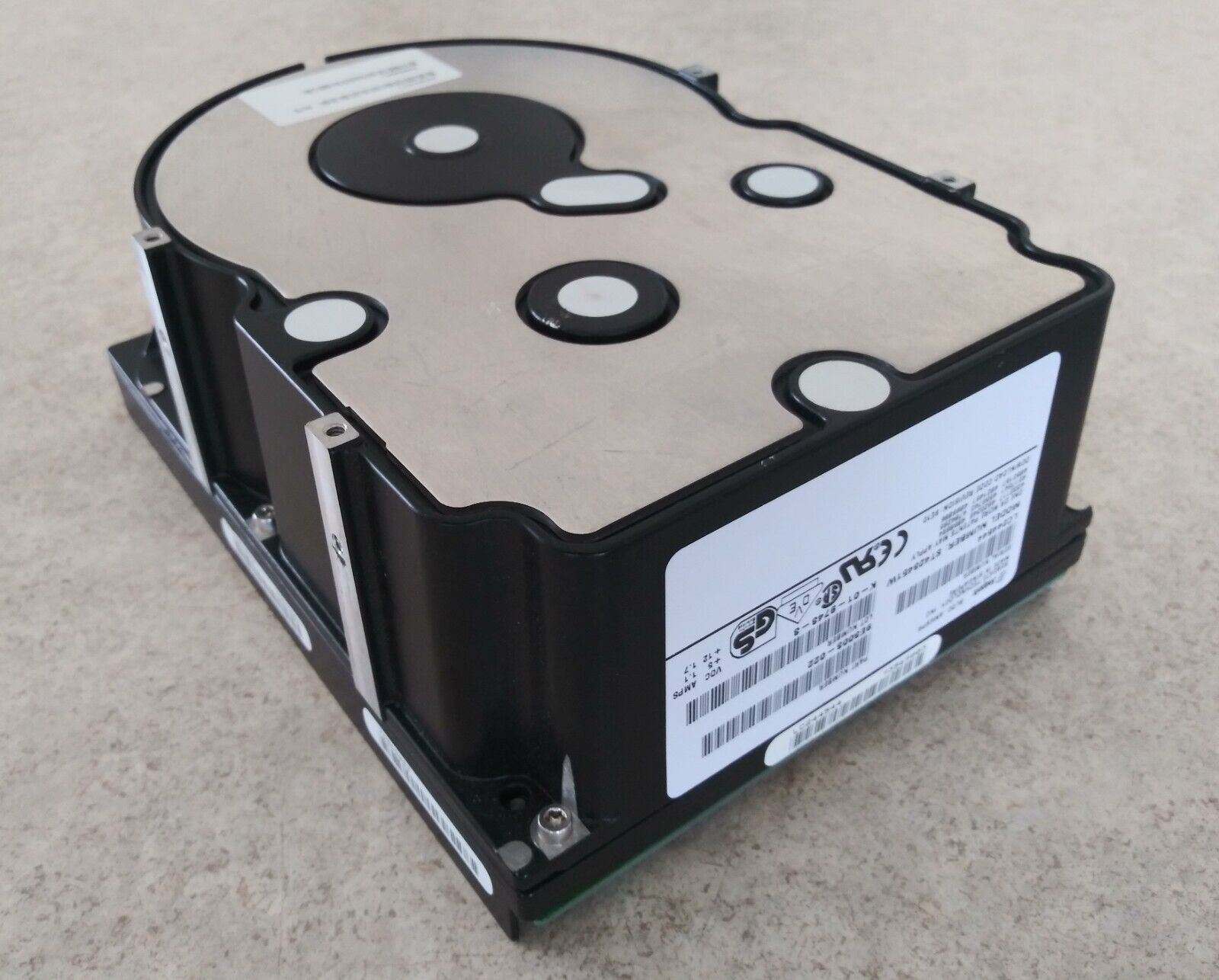 23.2GB Seagate ST423451W 5.25 インチ FH 68 ピン SCSI ワイド内蔵ハードディスク ドライブ