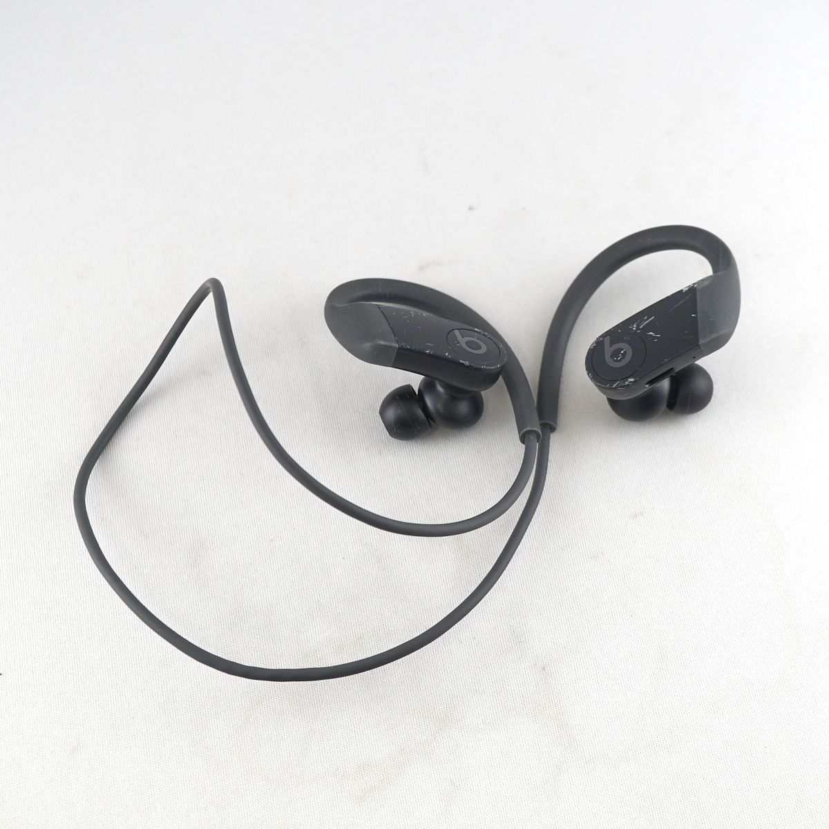 Beats by Dr.Dre Powerbeats ワイヤレスイヤホン USED品 MWNV2PA/A