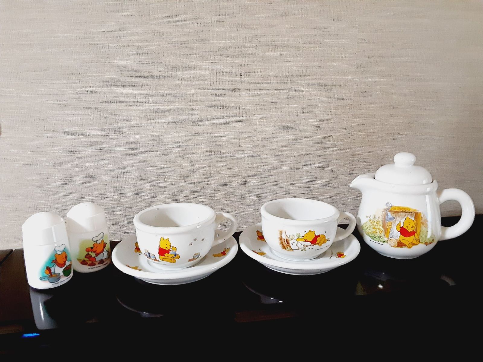 限定品【くまのプーさん】ティーセット☆カップ・ソーサー・ポット