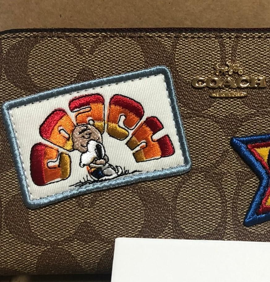 COACH コーチ 新品 スヌーピー 長財布 レディース 小物 財布 087