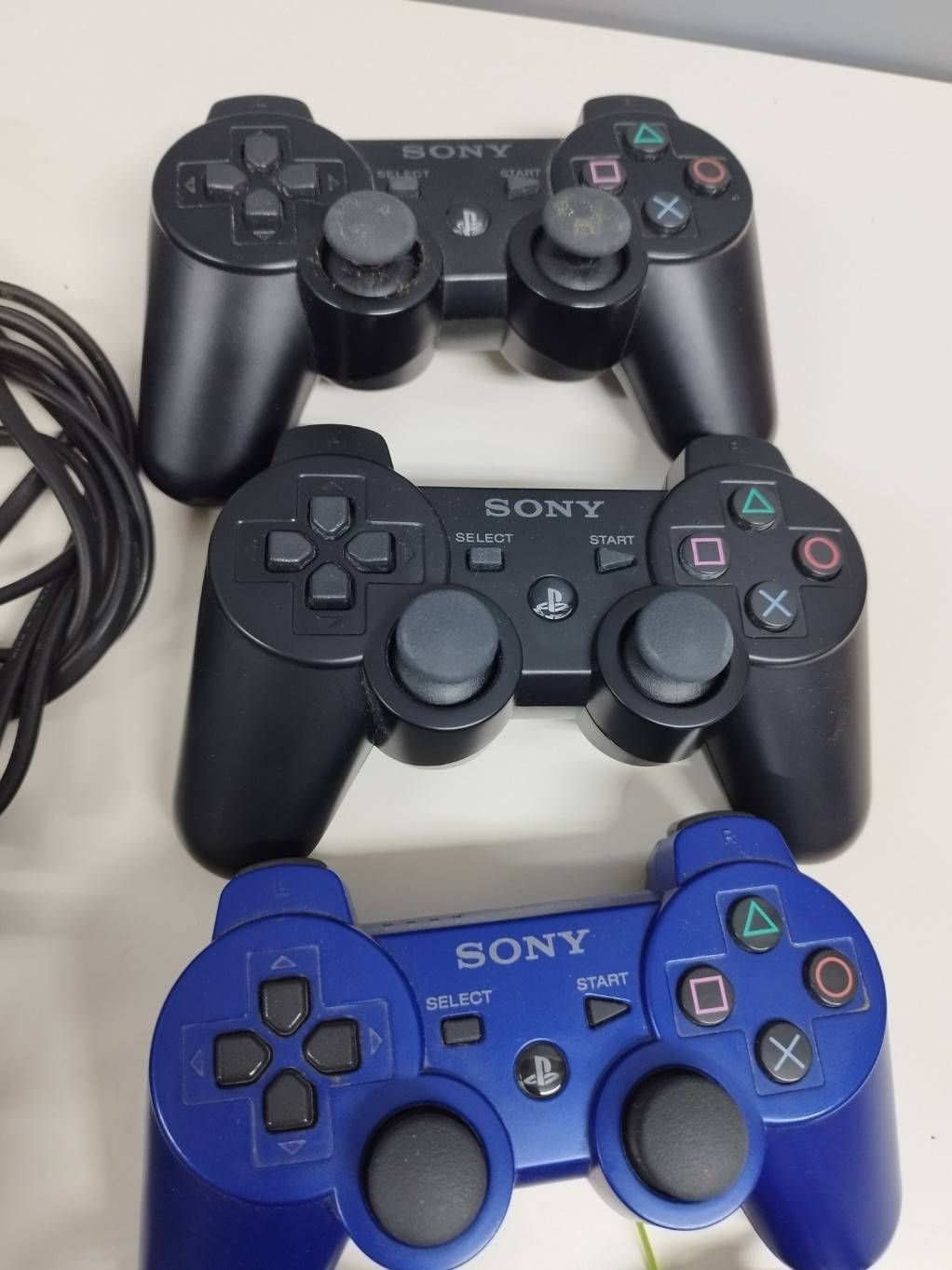 2台売れたので残り計4台 ☺️ SONY PlayStation3 Watch PlayStation 4: Unboxing the New Game Console | Gadget