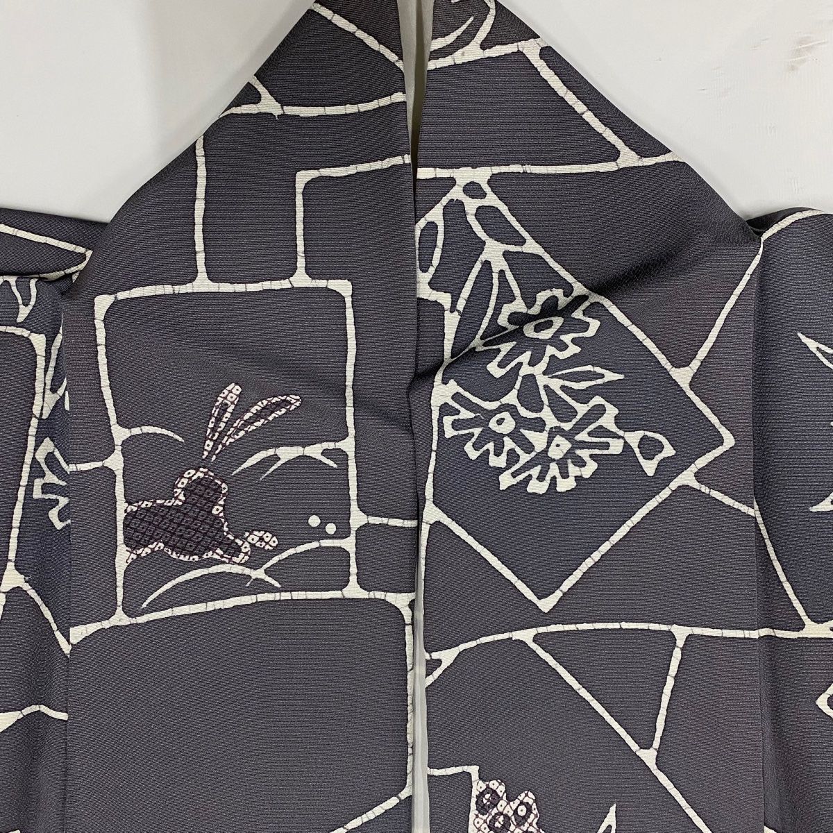 作家もの小紋白山紬枝垂れ模様抽象模様流線グレー着物124a d 