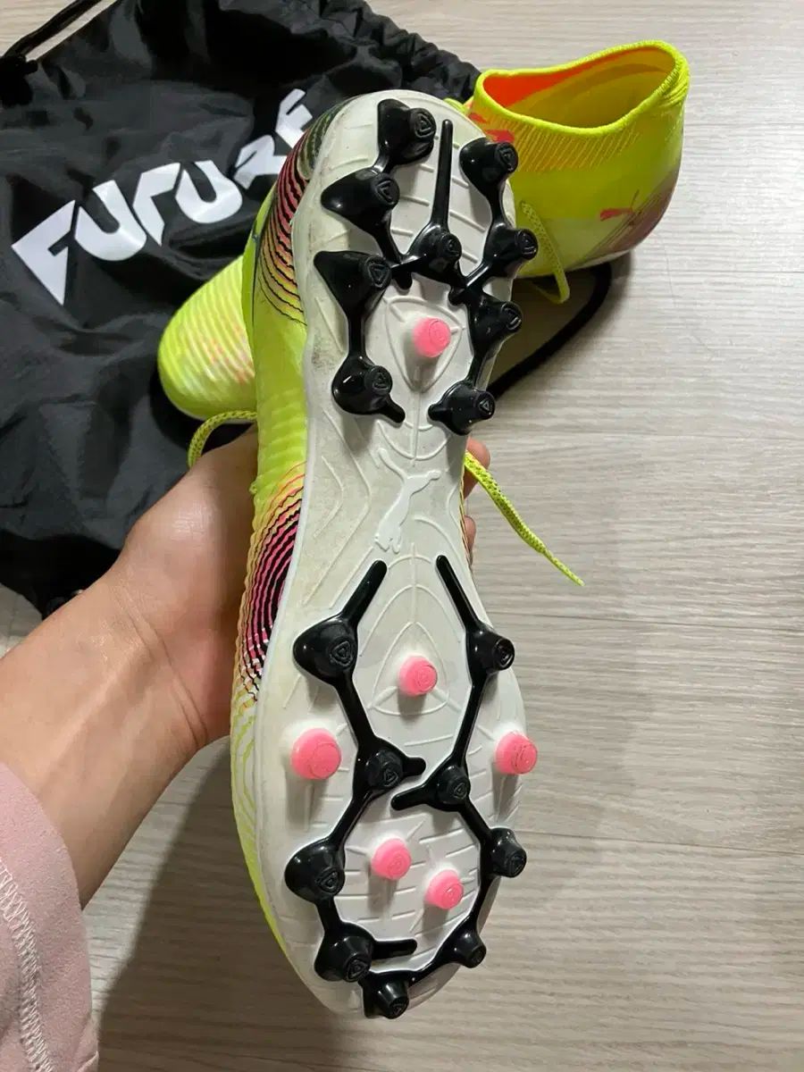 PUMA(プーマ) 未来の究極 8 (素晴らしい) 265 きれいです PUMA公式