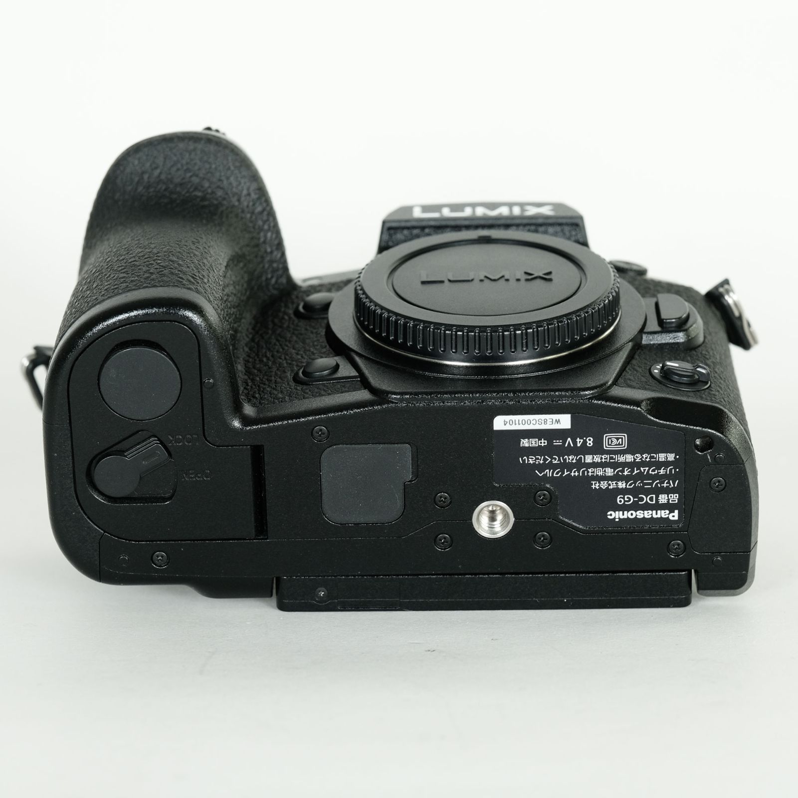 最低の価格！ ｜シャッター数9 050回｜バッテリーグリップ付 Panasonic LUMIX DC-G9 PRO マイクロフォーサーズマウント 送料無料！