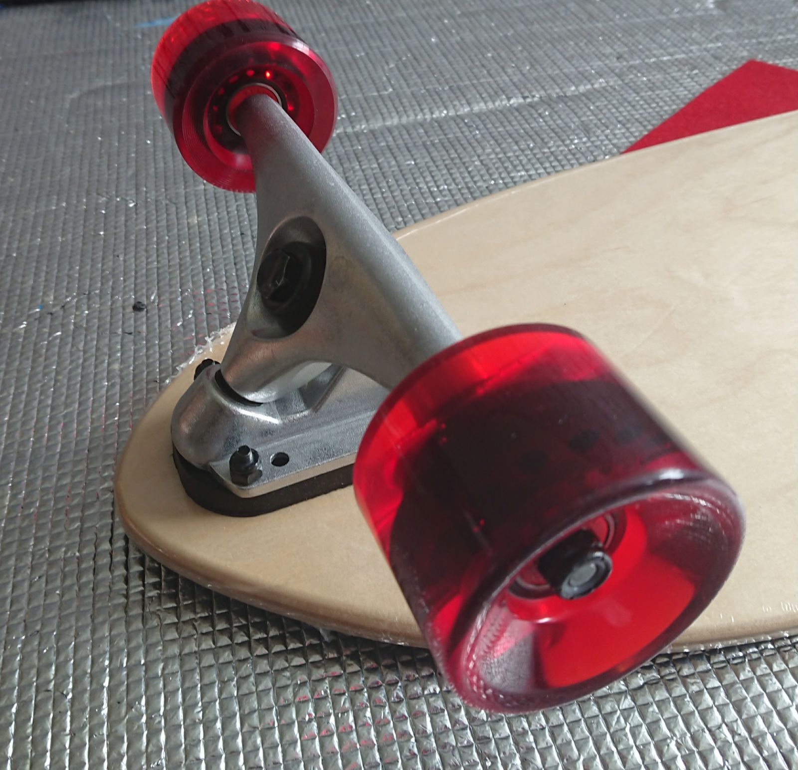 大放出 レッド 税送料2770円込み カタログ外カスタム 前後カービングＴ搭載 WOOD 31.5 CPL