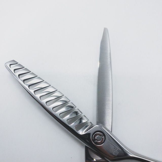 【ミズタニシザーズ ミズタニシザーMIZUTANI SCISSORS】SCHOREM MASTER 12シュコーラムマスター オフセット シザー セニング 美容ハサミ すきばさみ 美容師 理容師 約35～45% 右利き 6インチ 中古 sc1081