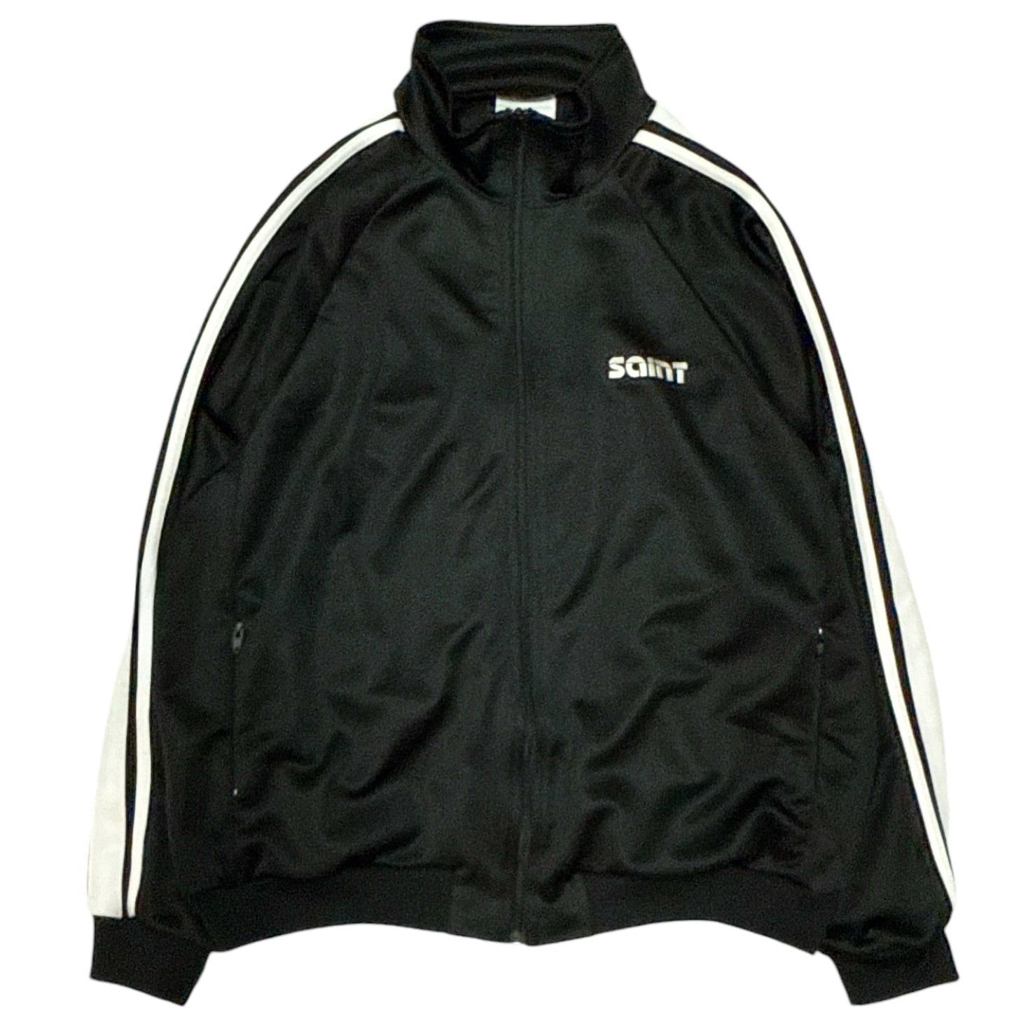 off whiteのミリタリージャケットを使った人気ファッション