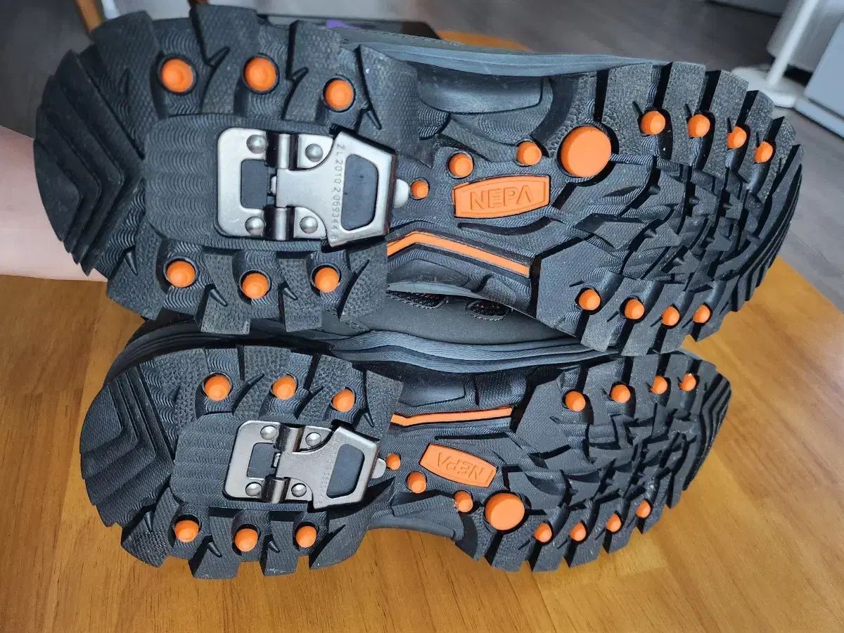 NEPA ネパ 安全靴 冬 ファー 裏地 登山靴