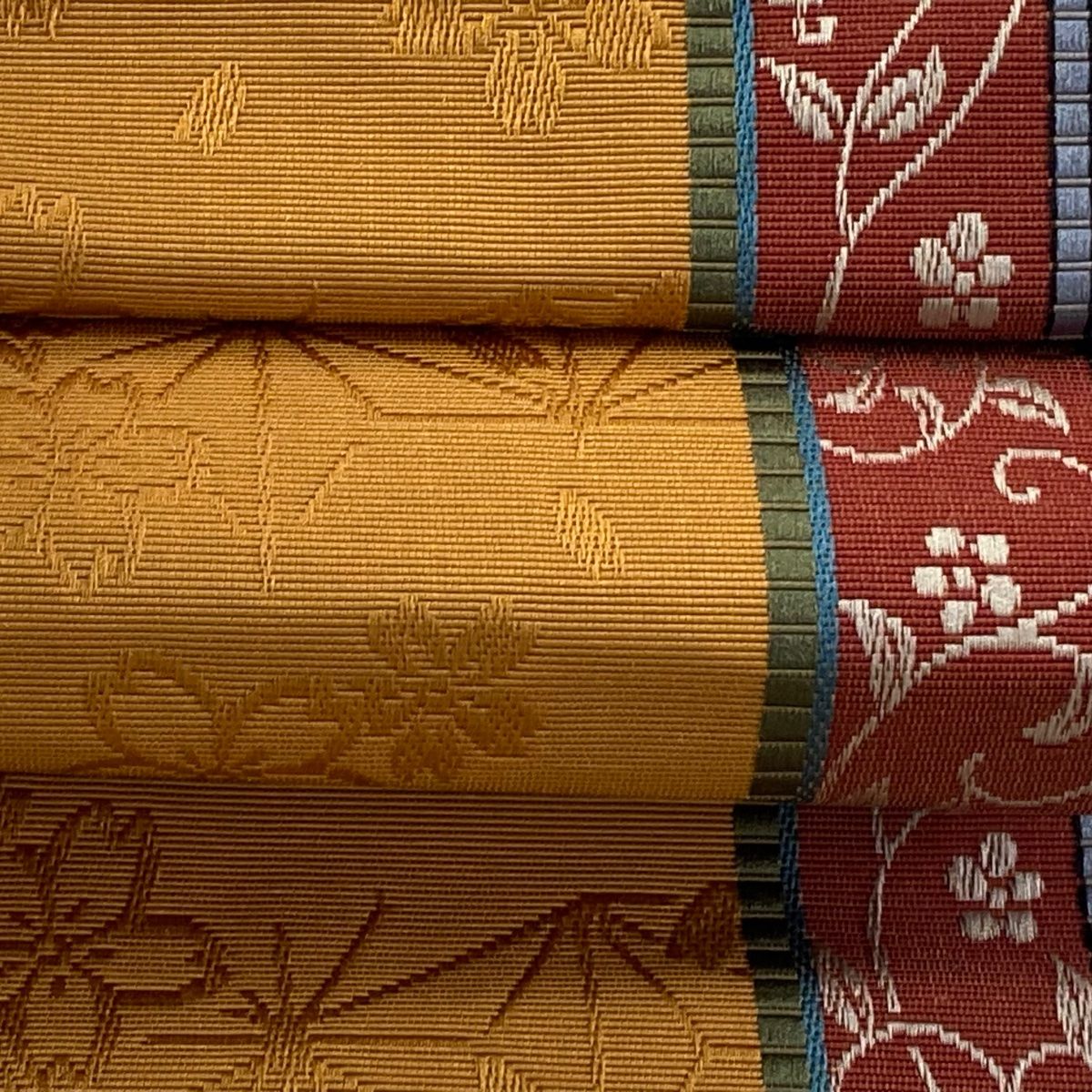 半幅帯　本場筑前博多　桜と斜め格子　正絹 半幅帯 美品 秀品 証紙 本場筑前博多織 桜 花唐草 薄茶色 正絹