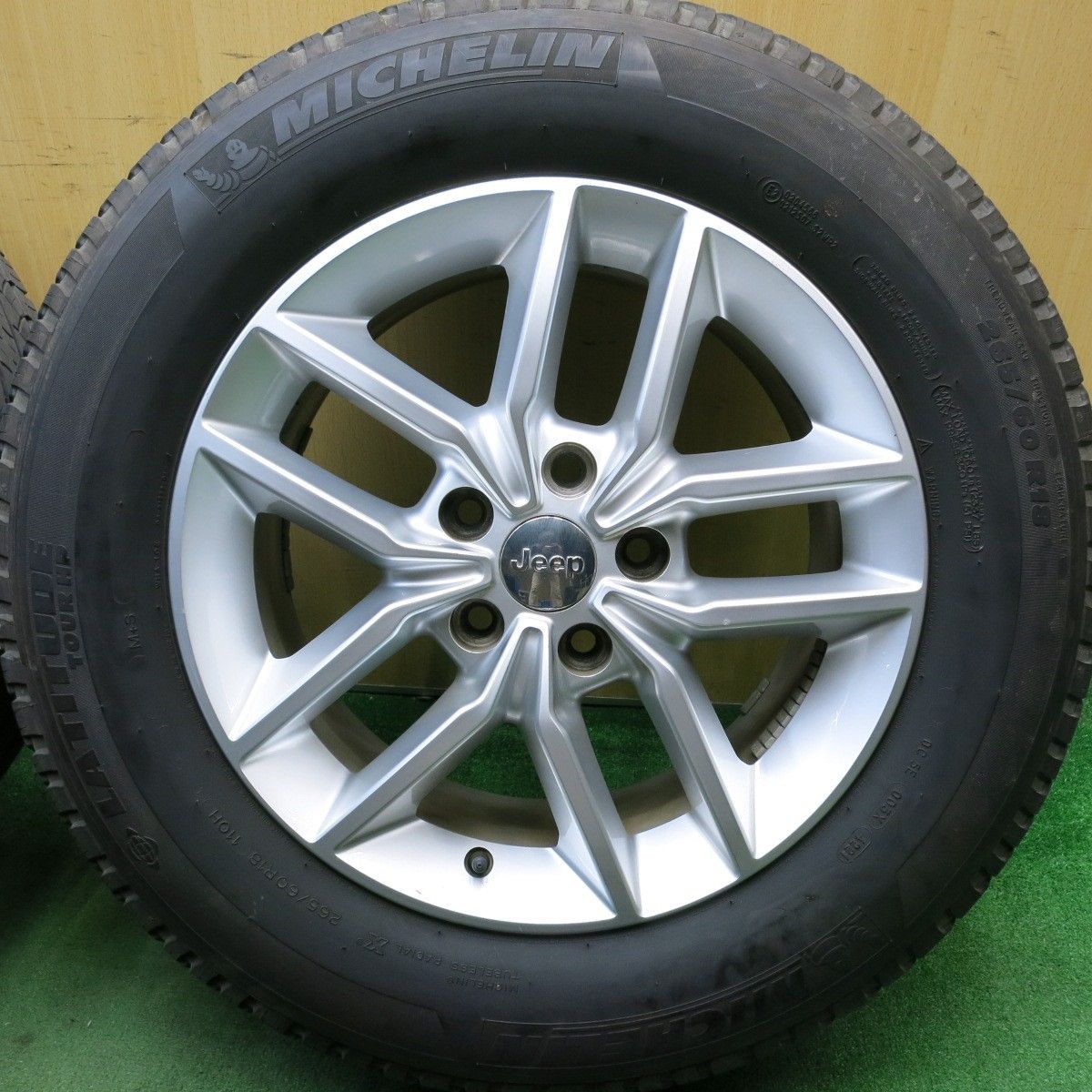 ジープ jeep グランドチェロキー 18インチ 8J+56.4 PCD127 5穴 265