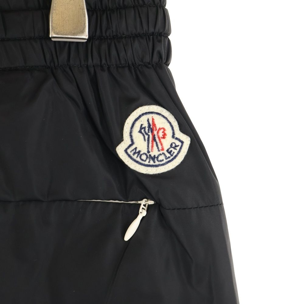 ロゴパッチ ファスナー付きポケット