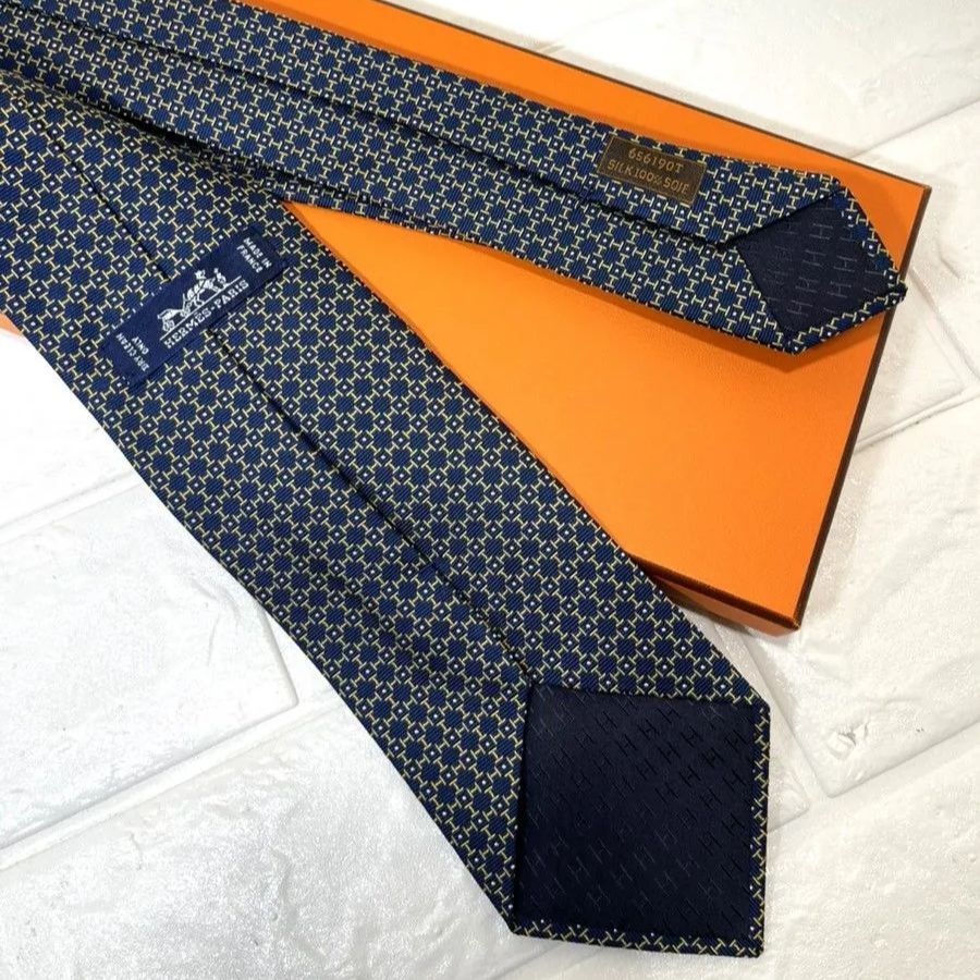 美品】HERMÈS エルメス ネクタイ シルク100% Hロゴ ネイビー【目立った  