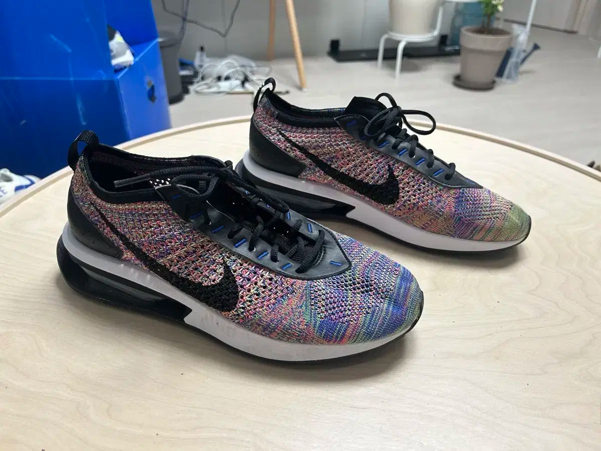 NIKE(ナイキ) フライニット レーサー マルチカラー ／ 260