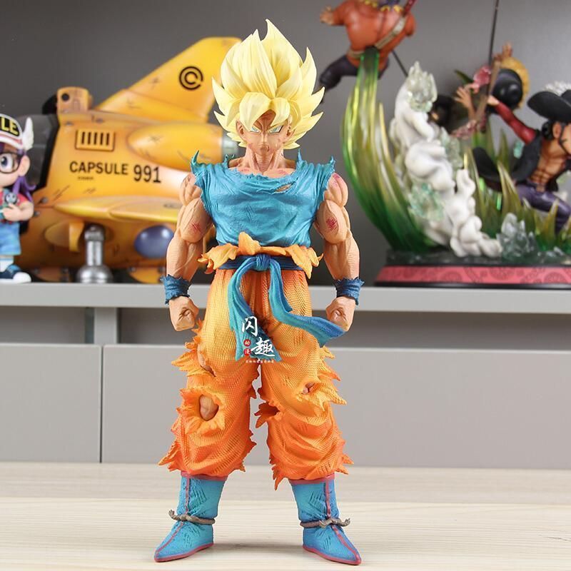 【送料無料・美品・新品未使用】ドラゴンボール 孫悟空スーパーサイヤ人　グランディスタサイズ28cm
