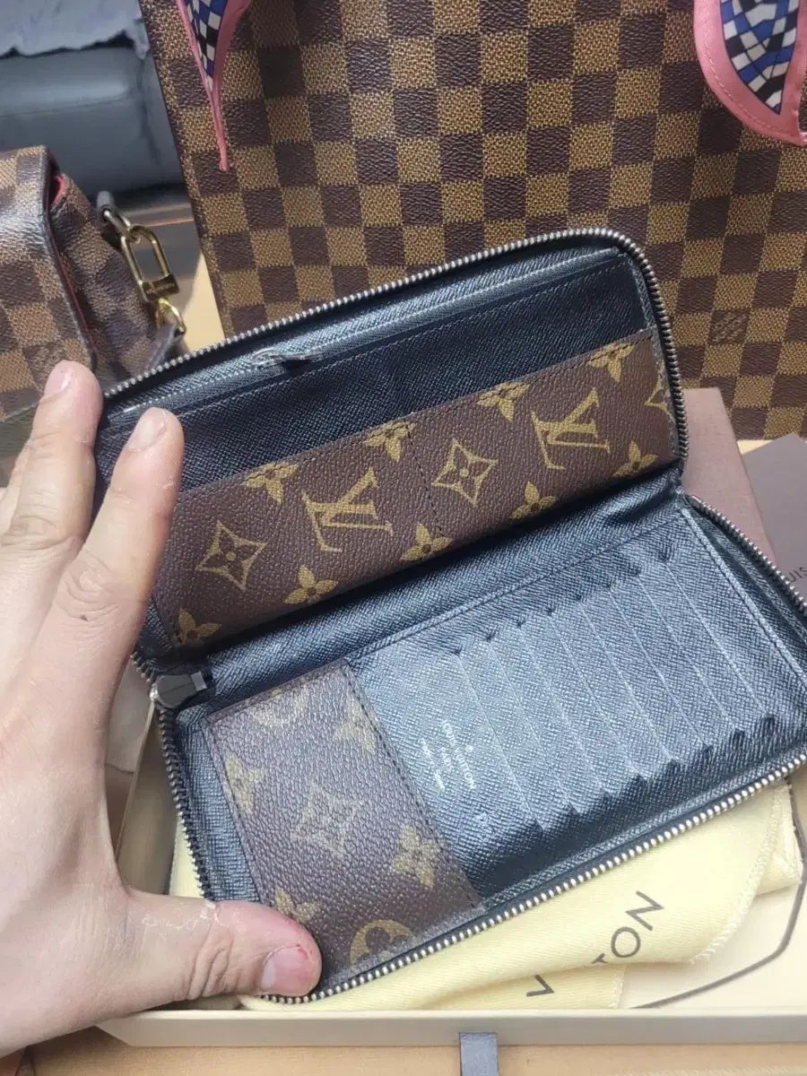 最高級美品】ルイヴィトン モノグラム マカサー ジッピーウォレット 長