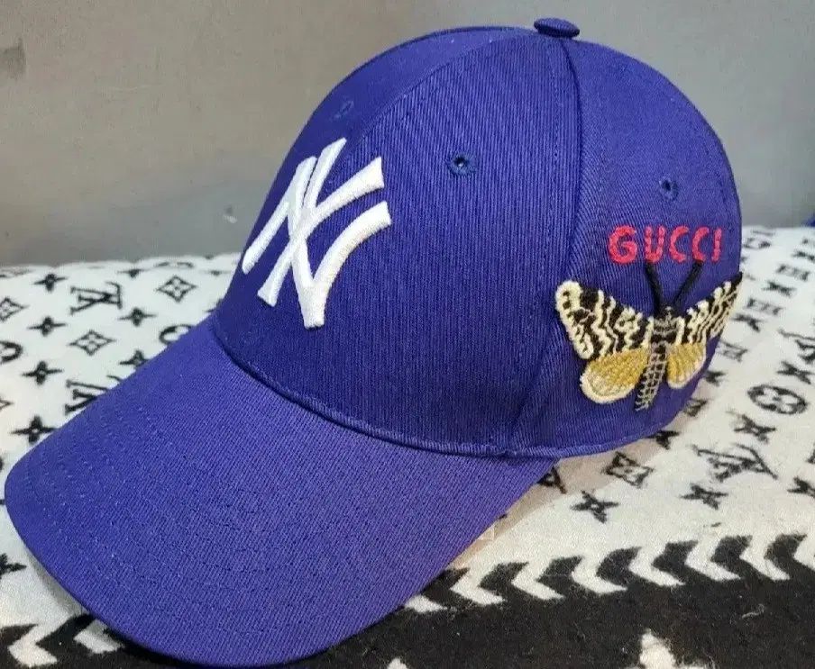 グッチ × NEW ERA ニューエラ NY キャップ 帽子 ブルー