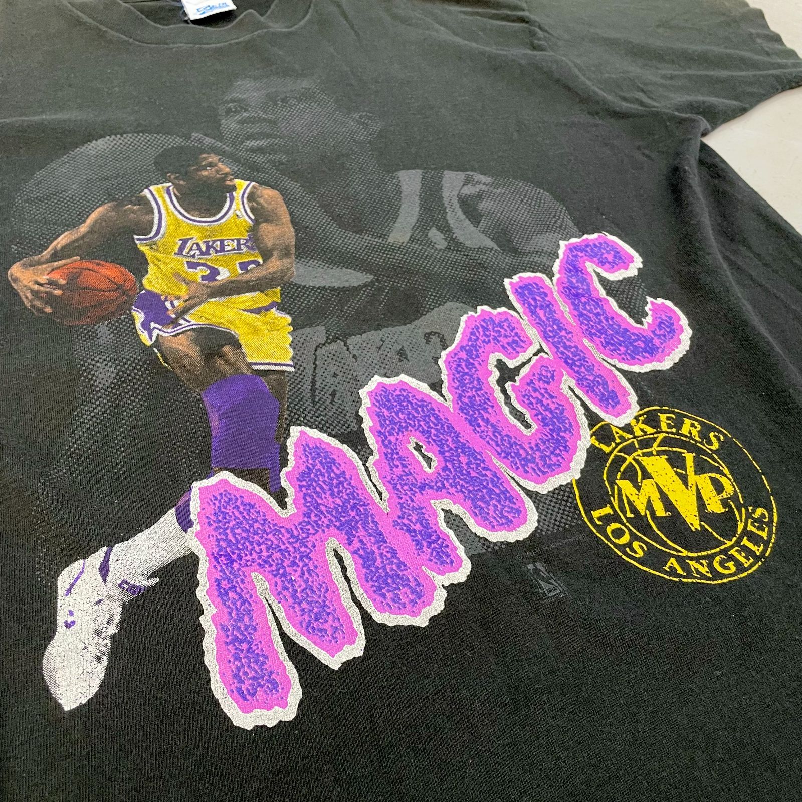 [USA製]ロサンゼルス・レイカーズ マジック・ジョンソン MVP Tシャツ肩幅は何センチになりますか