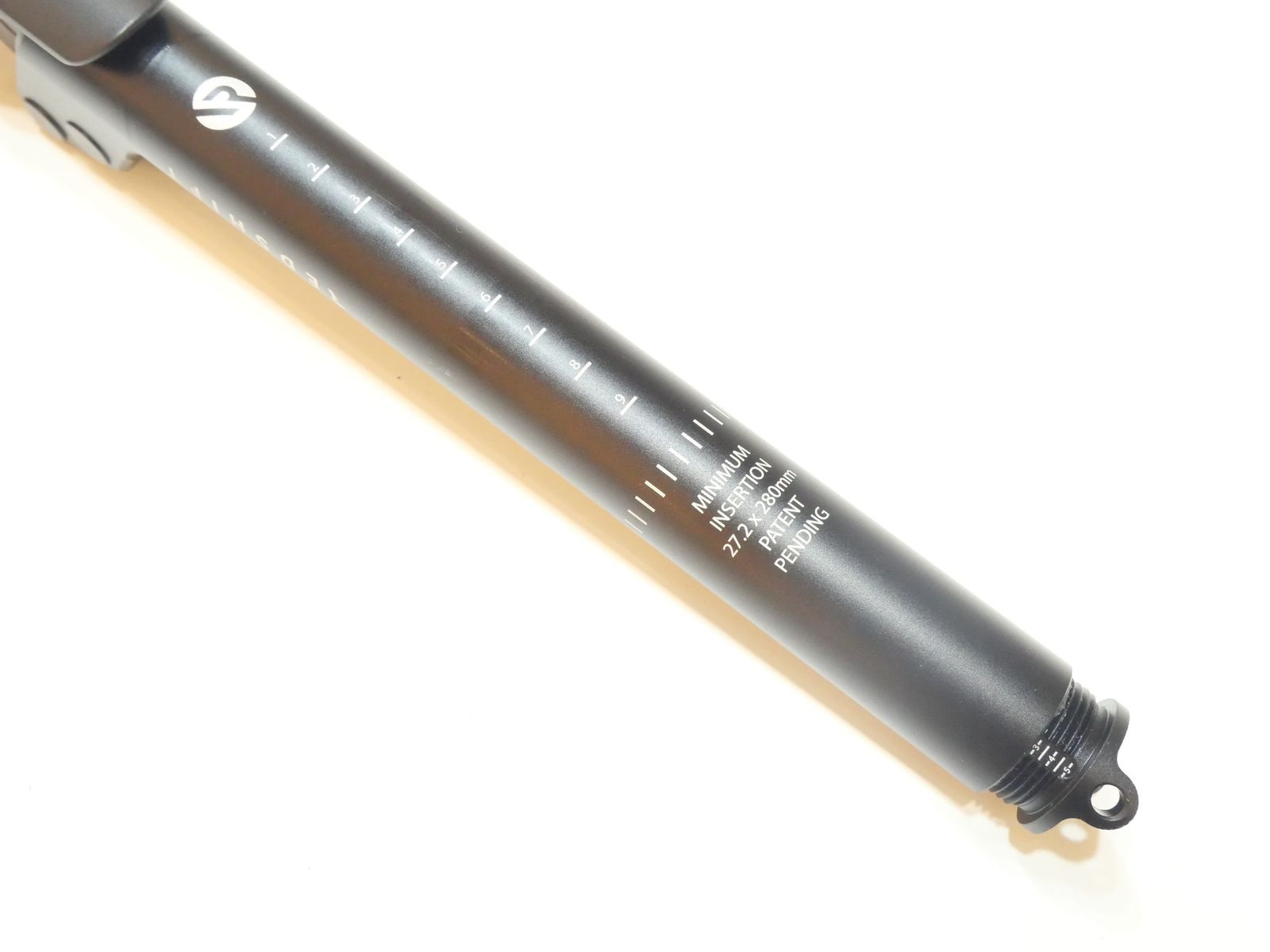 レッドシフト　サスペンションシートポスト 27.2 x 350mm REDSHIFT 自転車用 サスペンションシートポスト 27.2mm x 350mm