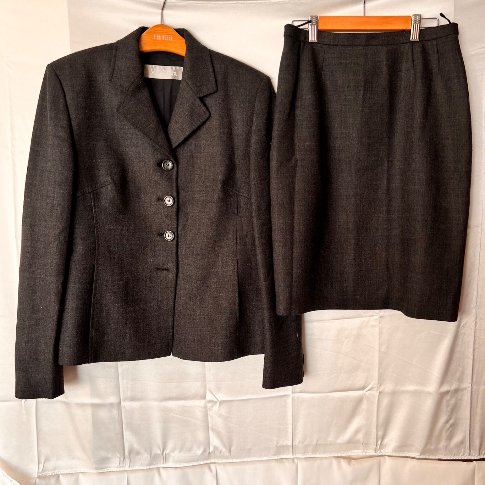 懇親会【Mサイズ】 Max Maraのスカートスーツ 【36サイズ】 - スーツ