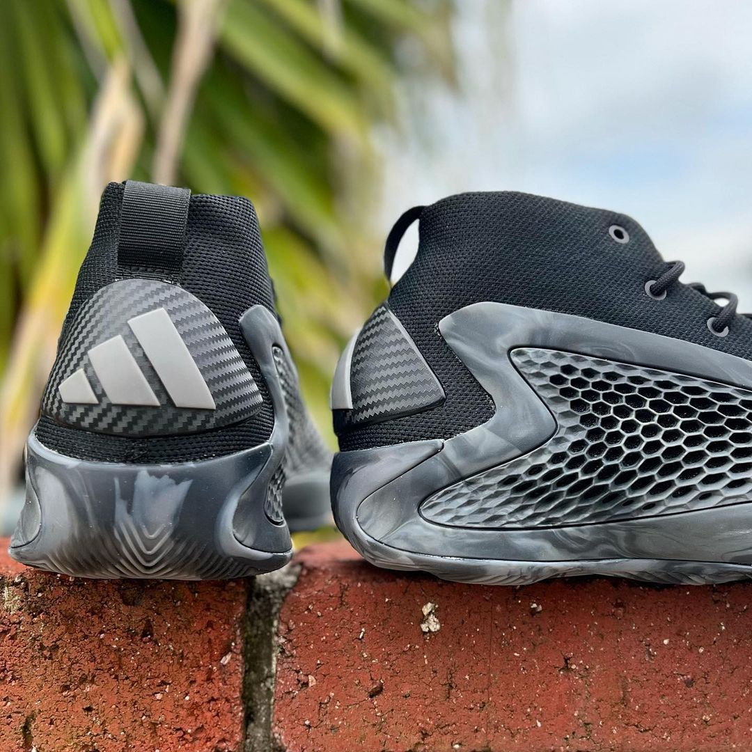 注目のブランド 'CHARCOAL' 1 A.E. ADIDAS アディダス 1 エドワーズ アンソニー スキー