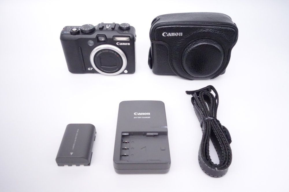 FUJIFILM GFX 50SII 本体&純正バッテリー2個 FUJIFILM GFX 50SII 本体&純正バッテリー2個 バッテリーおまけ